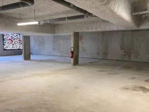 Parking 13 m²