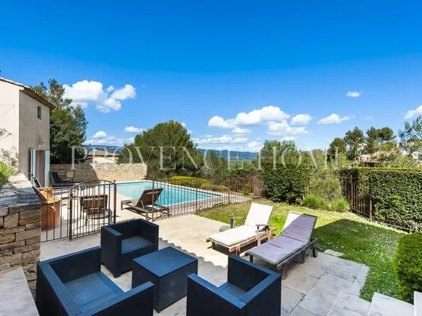 A Vendre Maison Moderne Avec Piscine Et Dépendance Dans Le Domaine Sécurisé Du Golf De Pont-Royal, À
