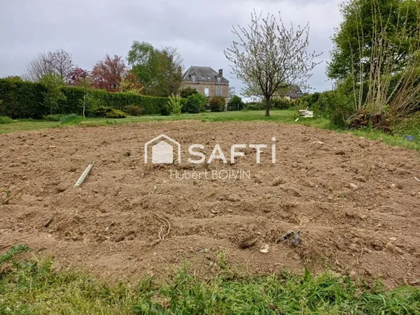Superbe terrain constructible / divisible au Coeur de la Commune de Saint Hilaire des Landes...