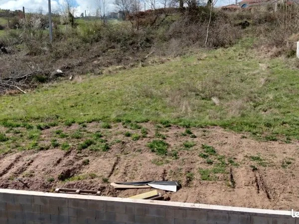 Terrain constructible viabilisé 822m2