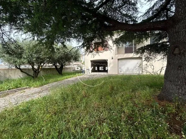Villa 6 pièces 143 m²