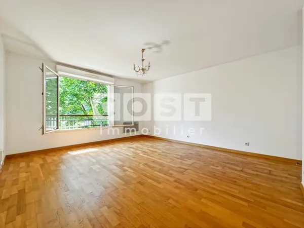 4 pièces 3 chambres - Balcon - Parking - Ascenseur