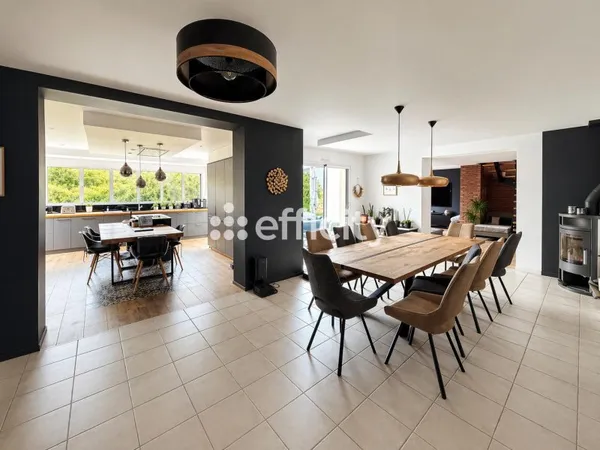 Maison 6 pièces 210 m²