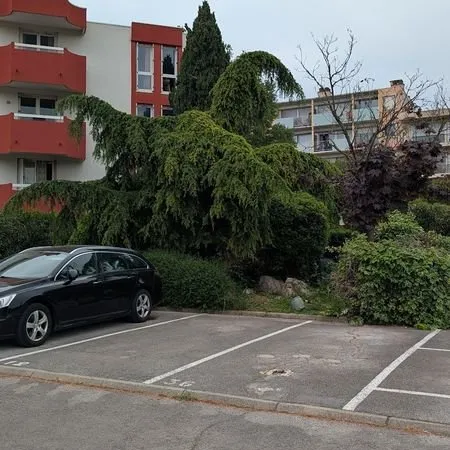 Place de parking extérieure sécurisée - Montpellier Beaux-Arts