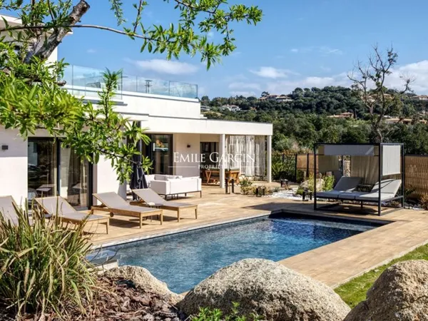 Maison contemporaine avec piscine chauffée à deux pas de la baie de Saint-Cyprien