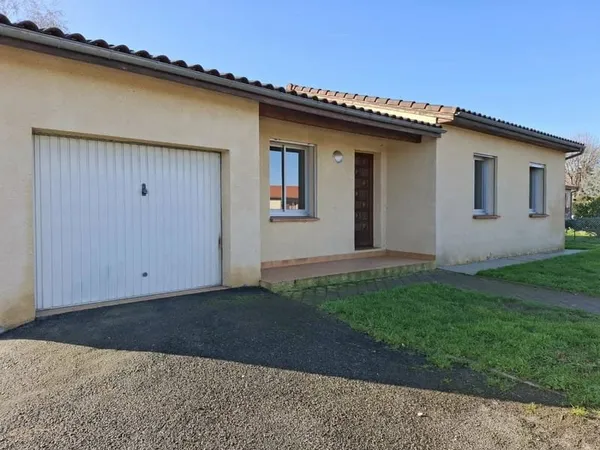 Maison plain-pied de type 4 , garage et terrain clos de 654 m²