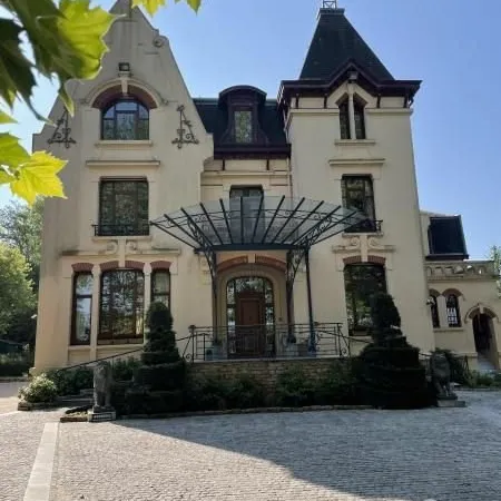 Maison 21 pièces 641 m²