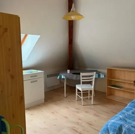 Chambre 1 pièce 14 m²