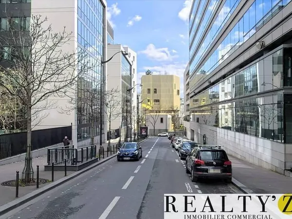 Boutique 2 pièces 131 m²