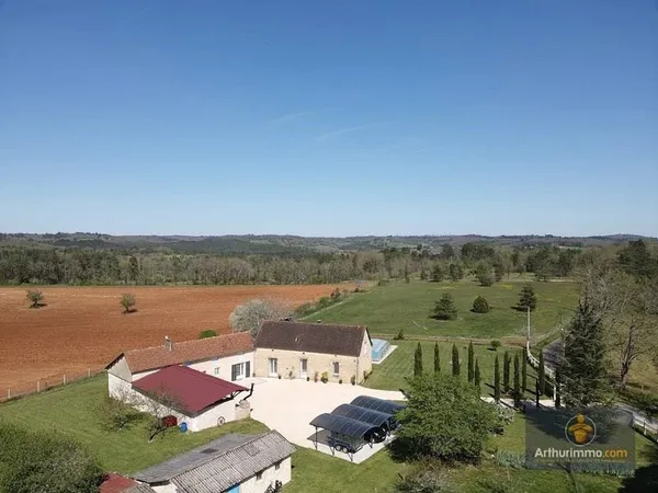 ANCIENNE FERMETTE RENOVEE AVEC PISCINE CHAUFFEE ET TRUFFIERE A VENDRE EN PERIGORD NOIR