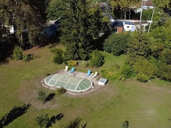 Grande maison à Montignac Lascaux avec parc et sa piscine couverte