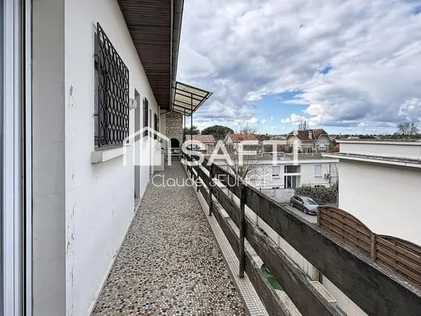 Appartement 5 pièces 4 chambres 136 M2 dernier étage