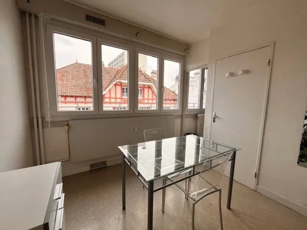 Studio 1 pièce 17 m²