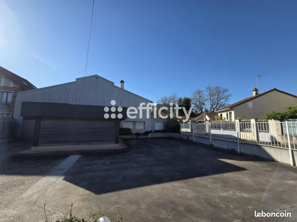 Local 477 m²