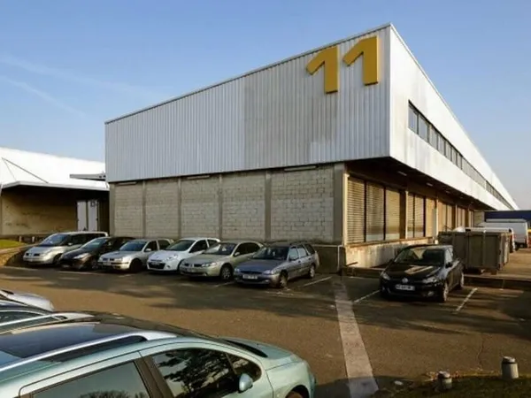 Local d'activité 1015 m²