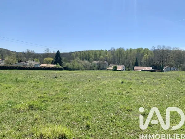 Terrain 5693 m²