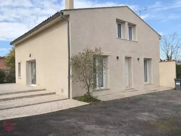 Maison entièrement rénovée avec jardin