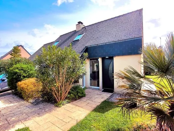Maison 5 pieces - 100m² - Garage 35m² - Terrain 572m² - Romillé