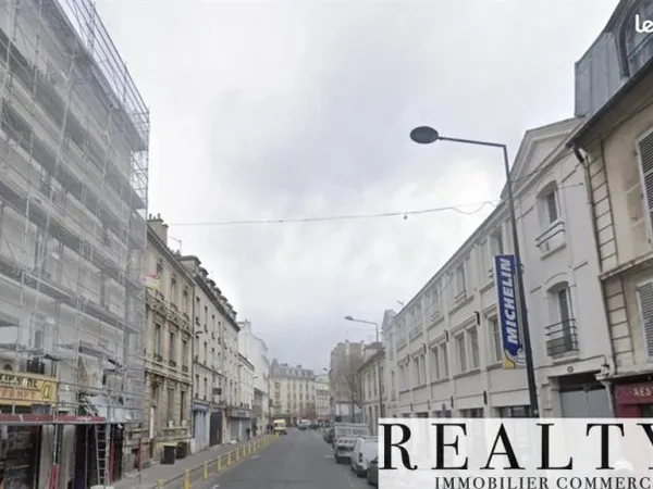 Local commercial 155 m²