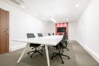 Accès tout inclus à des espaces de bureau professionnels pour 4 personnes à Saint Quentin Stop & Wor