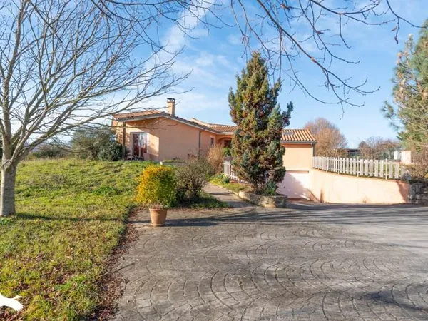 Villa de 6 pièces principales