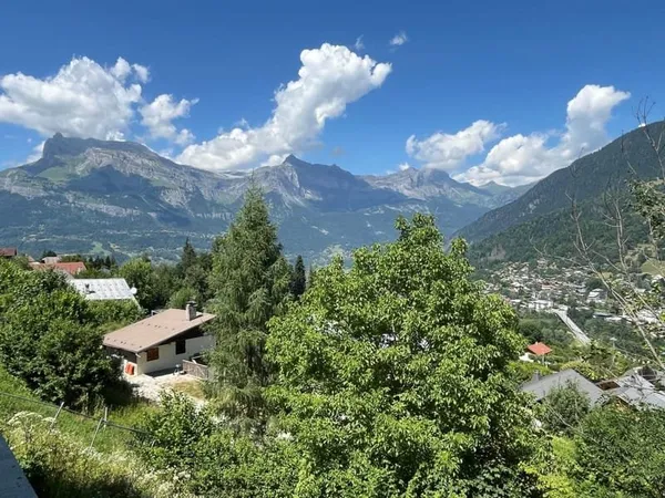Chalet en cours de construction - Vues Mont-blanc et Aiguille de Warens