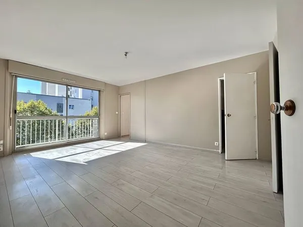 APPARTEMENT 2 PIECES VENDU LOUÉ ROND-POINT DE PARIS