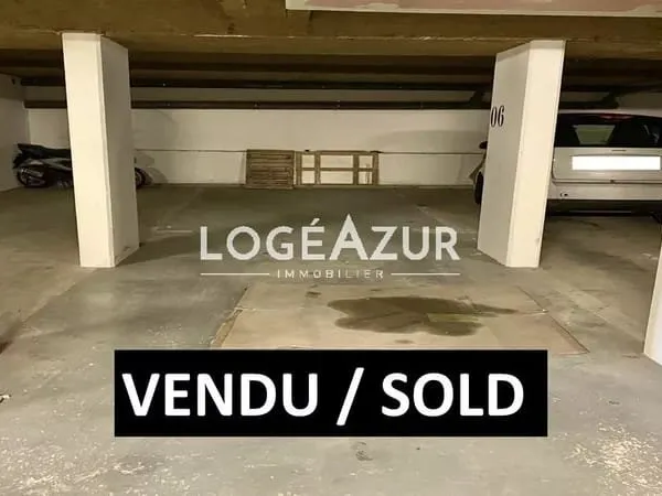 VENTE DOUBLE PARKING - GOLFE JUAN PORT