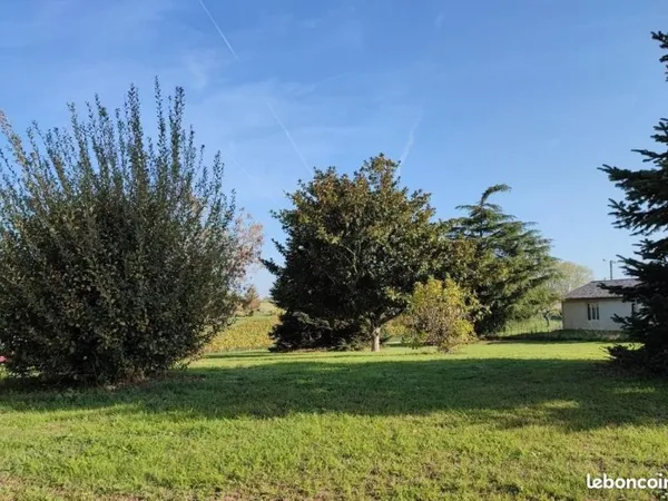 Terrain 1 400 m² Saint Quentin De Baron