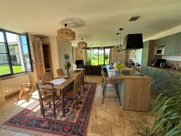 Maison 11 pièces 220 m²