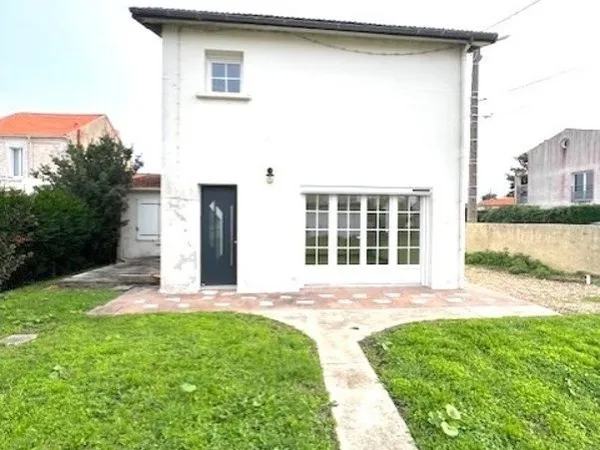 Maison à vendre 6 pièces SAINTES (17)