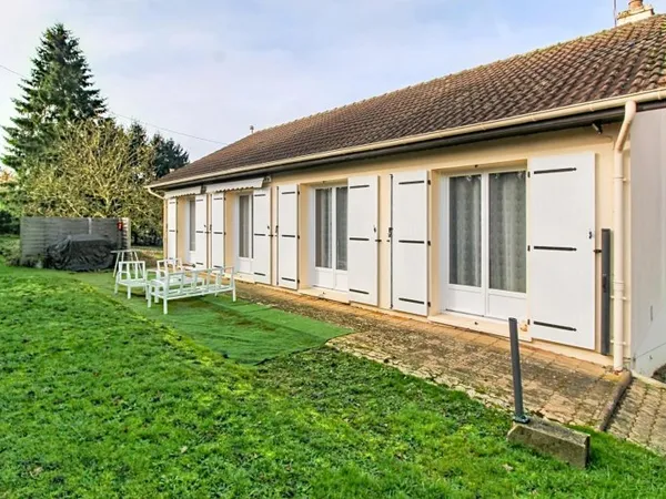 Maison sur sous sol avec vue et grand terrain