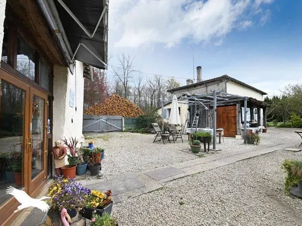 Maison 10 pièces 238 m²