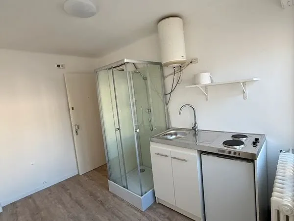 Chambre 9m2 rue de la mésange - refait a neuf