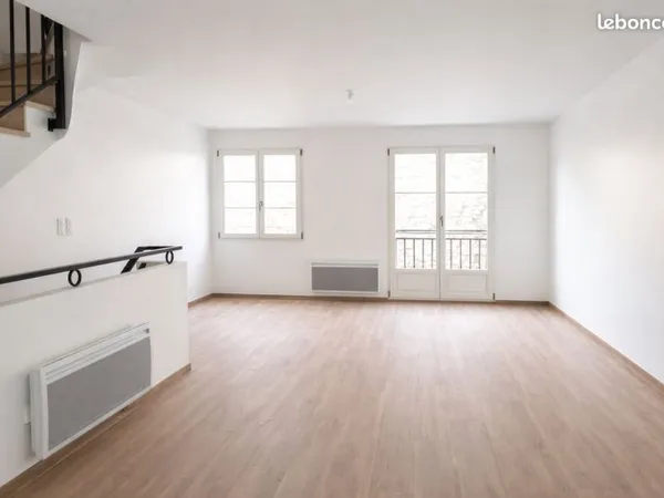 Maison de ville récente haut de gamme - Jardin sans vis-à-vis & garage - Centre Villers-Saint-Paul