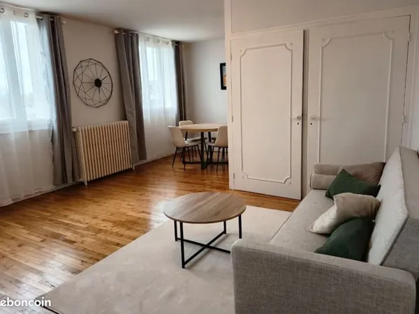 Appartement plein centre de Brains