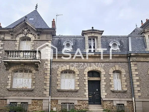Quartier Monselet, garage de 45m², 9 chambres