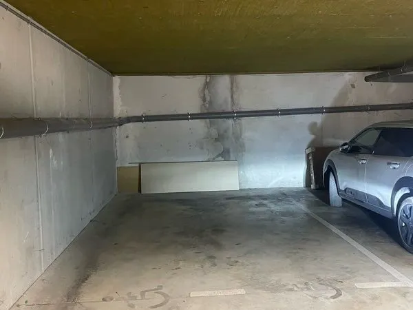 Location place de parking PMR souterrain (Lesage)