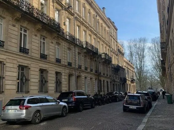 Local professionnel 87 m²