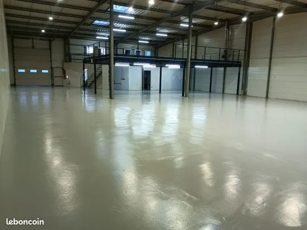 Local commercial, d'activité ou de stockage