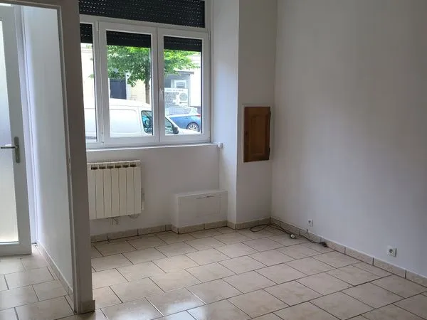 Studio bis à louer