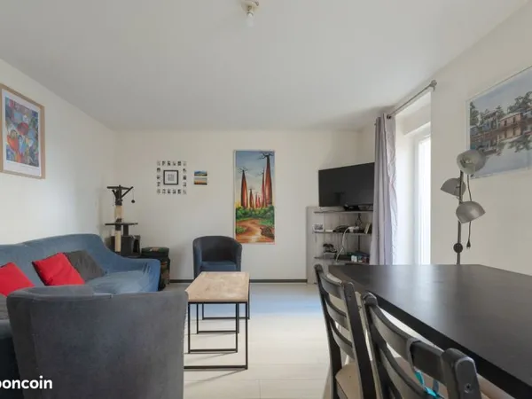Duplex indépendant avec terrasse et parking