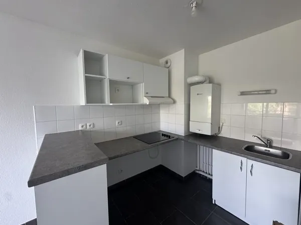 T2 - CROIX DAURADE - PARKING & BALCON