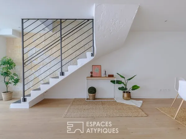 Maison en pierre avec terrasses