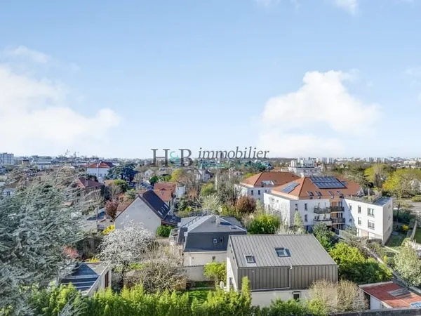 Dernier étage - Vue dégagée - Appartement entièrement rénové