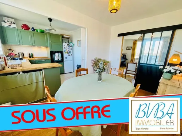 Appartement lumineux, en dernier étage - Proche commodités