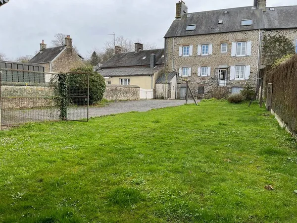 Maison en pierres de 140 m² - 6 chambres - Saint-Sever-Calvados (Noues-de-Sienne)