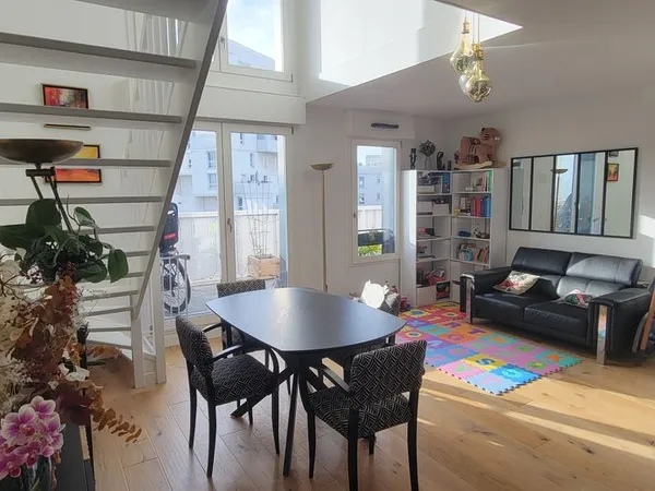 Appartement 4 pièces 3 chambres 81 m² + 28m2 de terrasse