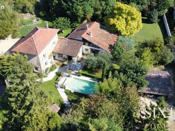 Maison 7 pièces 219 m²