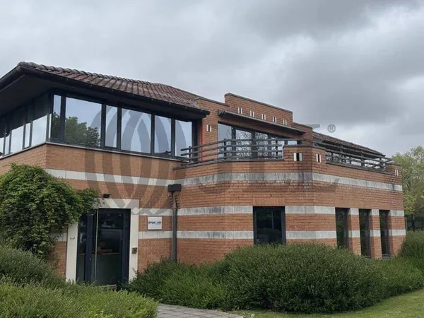 Bureau 550 m²
